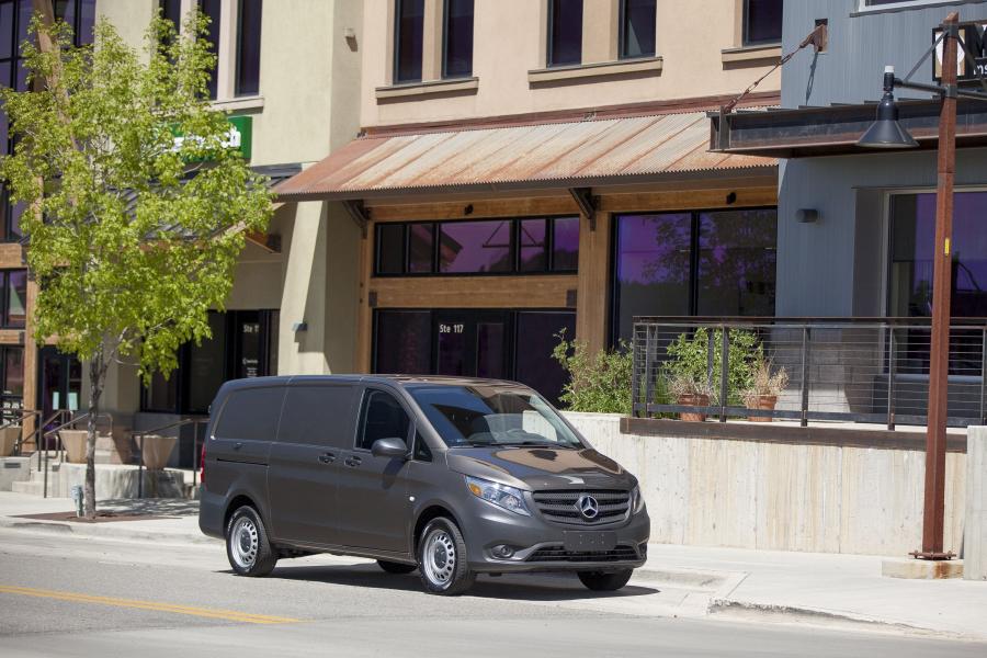  Mercedes-Benz Metris Cargo Van 2015 года  (фото 18 из 31)